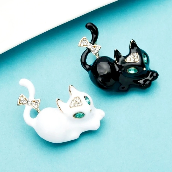 2 new gold plated black-and-white green crystal cat bow necklace/brooches - Picture 4 of 16